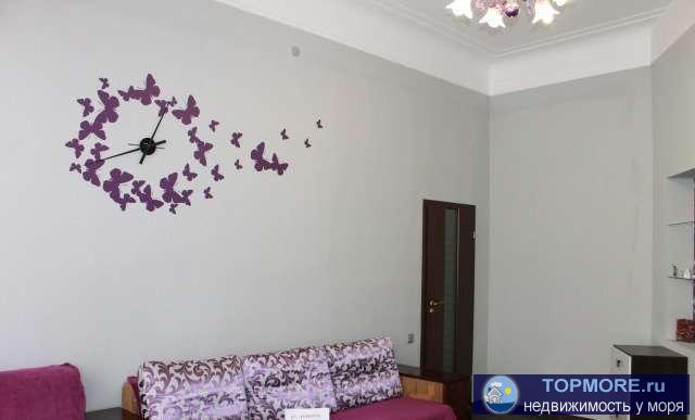 Сдаю свою двухкомнатную кв на летний период.(высота -4м) в курортной зоне по ул.Кирова № 4. в 4-х мин до моря в... - 1