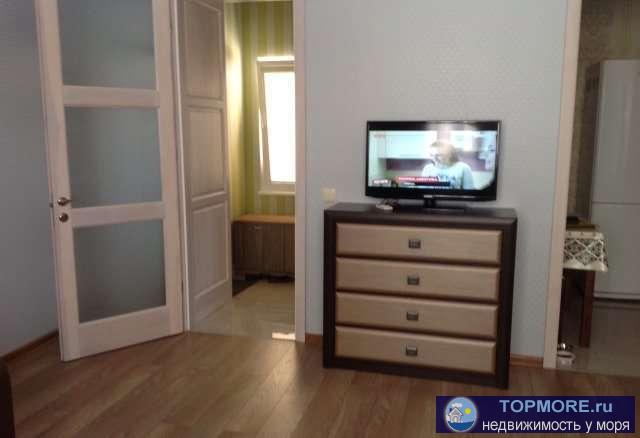 Сдам квартиру под ключ в общем дворе . В исторической части города ..В 5 минутах ходьбы от дома находится набережная...