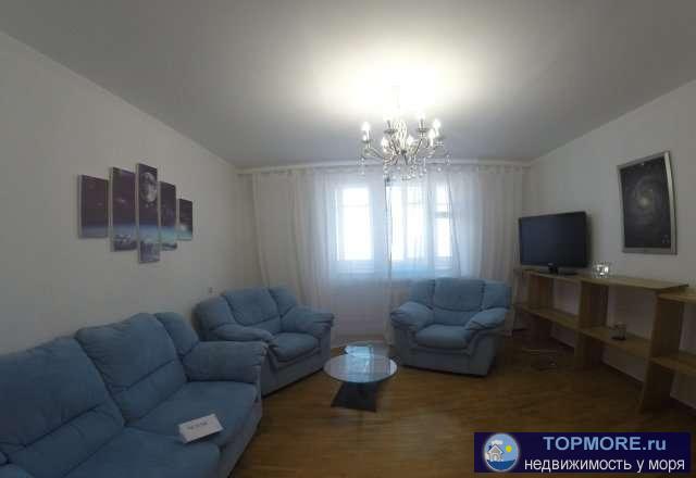 Квартира чистая, светлая,с ,одного балкона панорамный вид на город, с другого вид на лиман и море.Паркетный пол,...