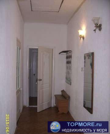 3-комнатная квартира на ул.Революции.Квартира находится на 2 этаже 2-этажного дома и рассчитана на 6 человек ( два... - 2