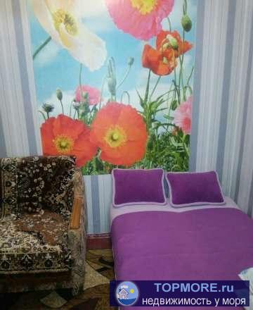 Комфортная двухкомнатная квартира в общем дворе. Имеется свой, небольшой дворик. Все необходимые удобства: душ,...