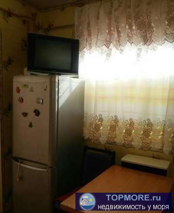 Комфортная двухкомнатная квартира в общем дворе. Имеется свой, небольшой дворик. Все необходимые удобства: душ,... - 1