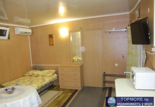 Квартира расположена в 100 метрах от моря. Помещение полностью находится на 1 этаже (частный сектор) в...