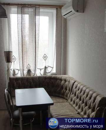 Сдаю свою очень уютную 2к квартиру по ул. Дёмышева 108 (центр). До песчаных пляжей 12-15 мин. ходьбы через парк... - 1