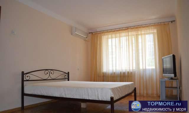 Квартира в центре, т.е. все что надо в шаговой доступности, до моря около 15 мин пешком. В квартире есть кондиционер,...