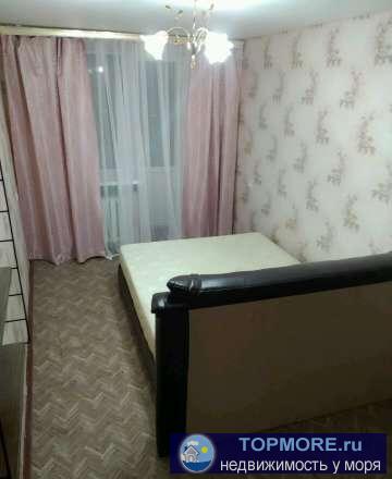 Сдам 2 комнатную квартиру с хорошим ремонтом. Чешка. Мебель новая. Стиралка автомат. Тв-жк. Надолго. Комнаты... - 1