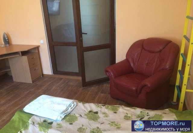 Квартира расположена в хорошем районе,в 150 метрах от моря (песочный пляж 'Солярис')Рядом с домом находиться:-...