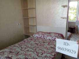 Сдается квартира-студия на втором этаже с балконом-террасой, со...