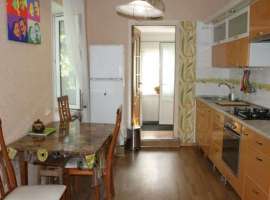 Квартира в спальном районе на земле.Сдаю в аренду с мая месяца...