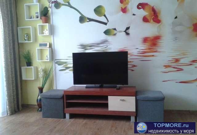 Сдам 1 ком. люкс . по пр. Ленина 2эт. 9эт.дома.Горячая и холодная вода круглые сутки, бронирована дверь, кондиционер,...