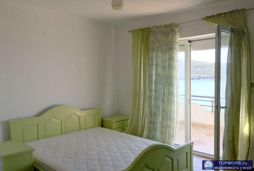 Дом на первой линии, потрясающий вид, чистейшая вода, тихое и уютное место, пляж рядом с домом, 4 этажа, террасы,... - 2