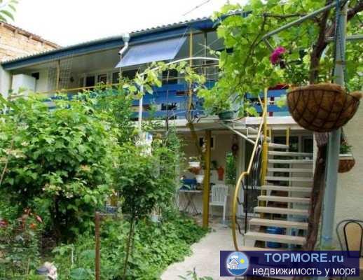 Приглашаем на отдых в нашу мини-гостиницу!   2-3-4-местные номера с удобствами и Wi-Fi, милый дворик, радушный приём,... - 2