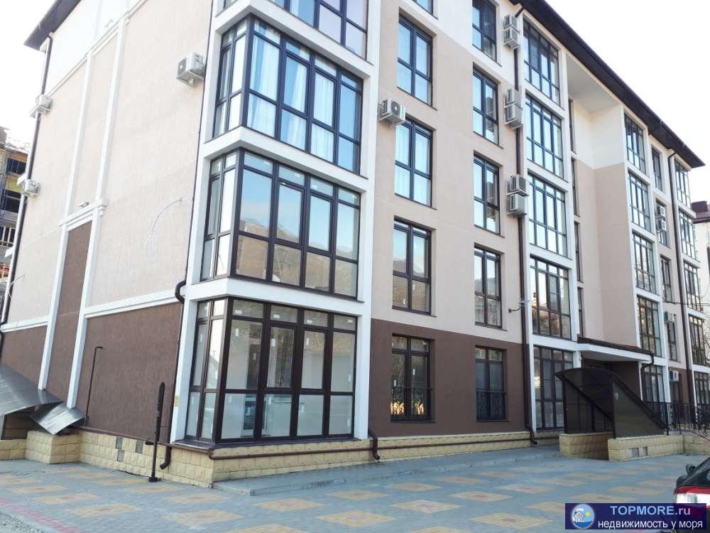 Двухкомнатная квартира пер. Больничный, 1-й этаж 5-ти этажного дома, вид во двор, два застекленных балкона.  Дом...