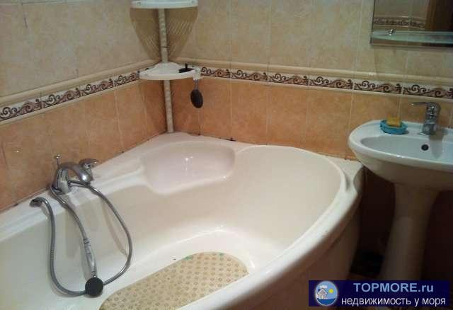 Просторная двухкомнатная квартира по адресу Большая Морская 50 находится в самом центре города, в памятнике... - 2