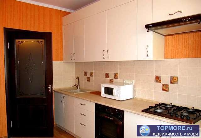 Сдается большая 1-комн. квартира, евроремонт, комната 20м.кв., кухня 12 м.кв. Встроенная кухня, вся посуда, вся...