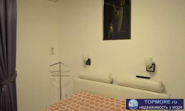 Мебель и другие удобства: Двухспальная кровать, шкаф-купе, тремпель, прихожая, обеденный стол на 4 -6 человек,... - 1