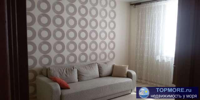 Сдам однокомнатную квартиру в новом доме с хорошим ремонтом и новой мебелью на длительный срок.