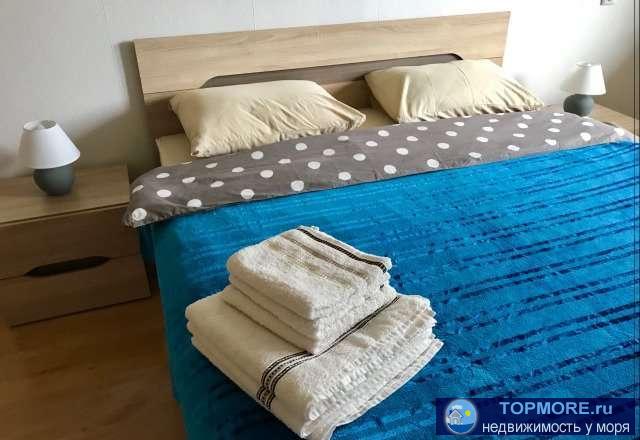 Сдам посуточно и почасово уютную однокомнатную квартиру в центре Севастополя, ул. Репина. Окна во двор, тихо....