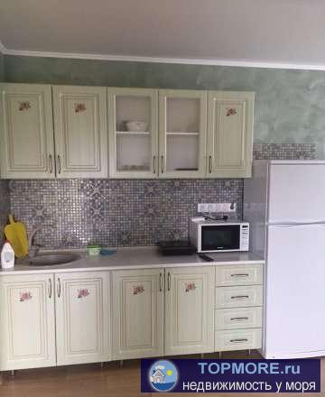 Сдам уютную 2 х квартиру-студию с мебелью, бытовой техникой ,в квартире 2 дивана, двухспальная кровать,есть все для... - 1