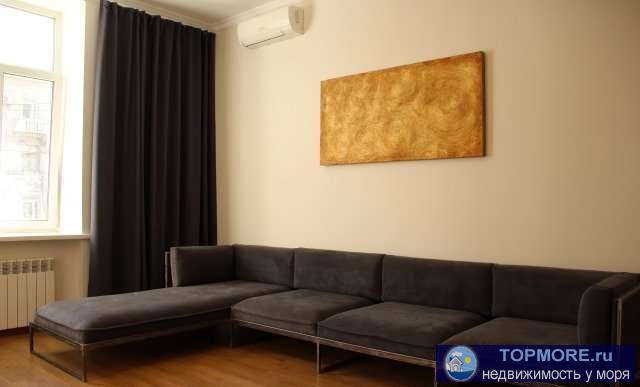 Сдаю свою 2-х комнатную крупногабаритную квартиру (85м2) в самом центре Севастополя, на ул. Большая Морская,6...