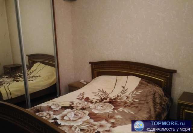 Сдам 2 х комнатную квартиру.Высоченный 1-й этаж. Летом прохладно.Отличный ремонт. Дому - 8 лет.Комнаты раздельные,... - 1