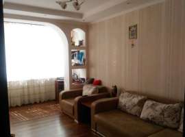 Сдам 2 х комнатную квартиру.Высоченный 1-й этаж. Летом...