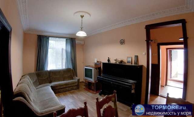 Предлагается для отдыха в Севастополе 2-комнатная квартира в самом центре Севастополя (без услуг посредника).Квартира... - 1