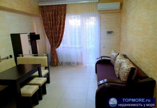 Сдам однокомнатную студию длительно,район Горпищенко, обсалютно новая квартира, с новым евроремонтом, кондиционер,... - 1