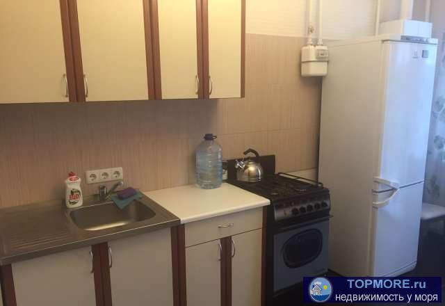 БЕЗ ВЫСЕЛЕНИЯ НА ЛЕТО!Сдаётся 1-к квартира (не студия) 42 кв.м. Квартира в новом доме, уютная. Просторная кухня,... - 2