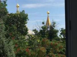 Сдам свою с прекрасным видом на собор квартиру в самом центре...