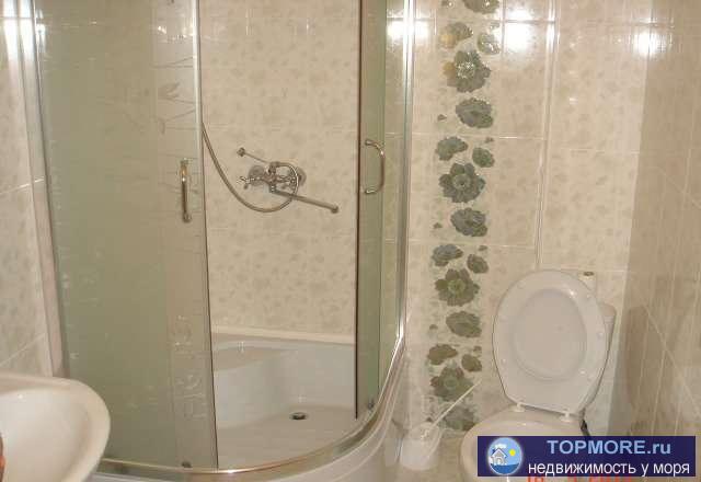 Тихий, спокойный район район . Рядом находится пляж, парк. Три остановки автобуса до аквапарка и супермаркета. В... - 2