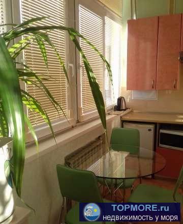 Однокомнатная квартира класса люкс в историческом центре Балаклавы. Расположена на третем этаже трех этажного дома, в... - 1