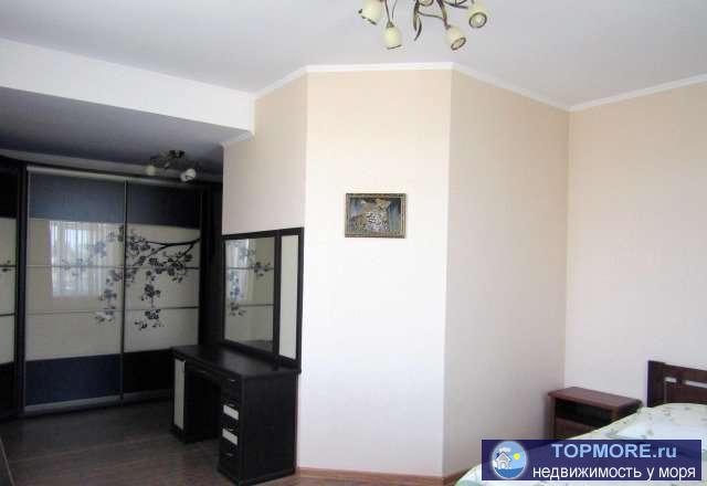 Трехкомнатная квартира-студия (одна из комнат совмещена с кухней) в отличном состоянии, 2 санузла. Квартира...