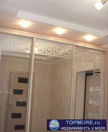 Квартира с видом на парк Победы и море ,расположена в удобном районе с развитой инфраструктурой ( магазины , аптеки,...