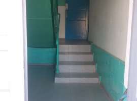 Продается 2-х комнатная квартира на 1-м этаже, в 1 минуте ходьбы от...