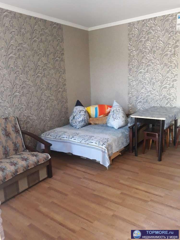 Однокомнатный номер . Комфортно размещается до 4 человек. Есть ТВ, Wi-Fi. кондиционер, холодильник, стиральная...