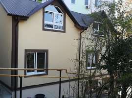 Продаю жило дом в два этажа . Общая площадь 174 кв.м. Дом и земля в...