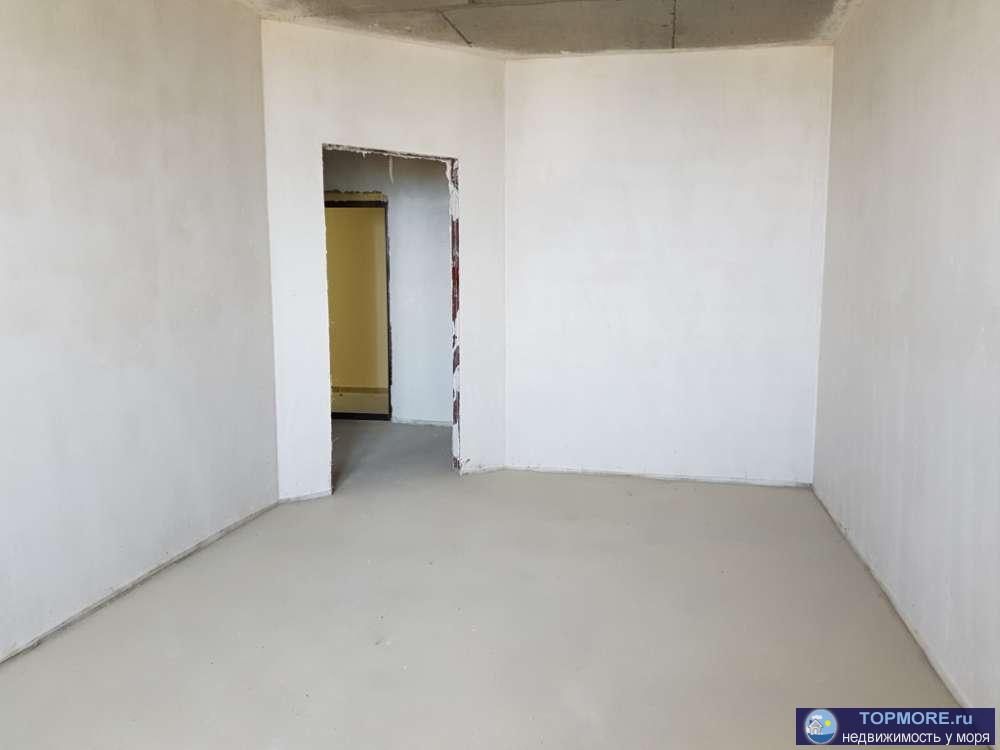 Продается на 1-ой береговой линии с прямым видом на море 1 комнатная квартира в кирпично монолитном доме.  Дом... - 10