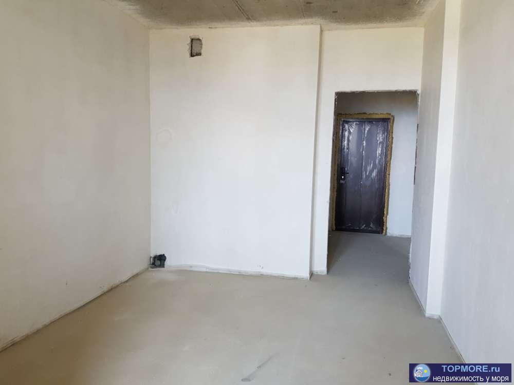 Продается на 1-ой береговой линии с прямым видом на море 1 комнатная квартира в кирпично монолитном доме.  Дом... - 13