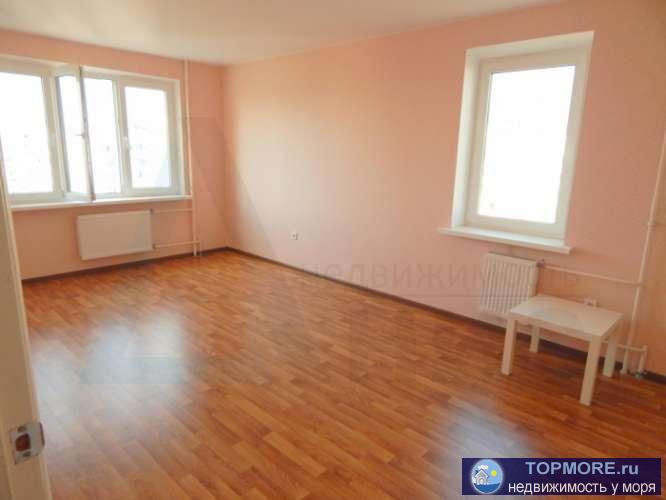 Номер объекта: 37261    Продаю квартиру на 16 этаже, угловая, 1 балкон, общая площадь 59, кухня 10,10, комнаты 12 кв....