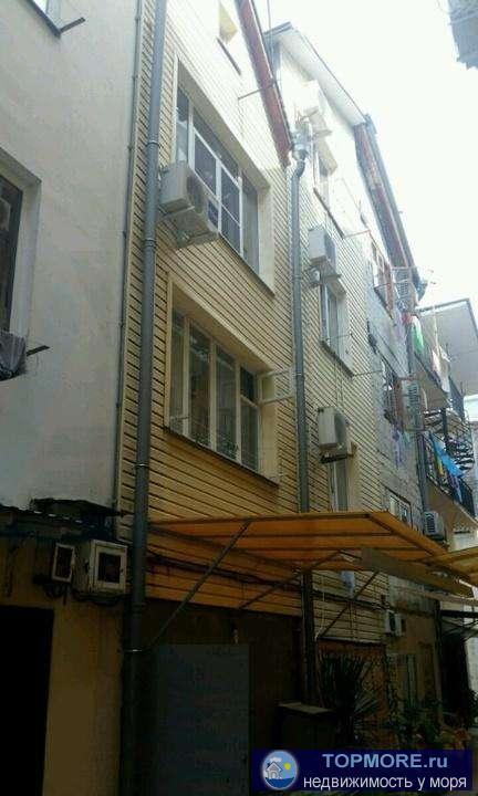 Номер объекта: 37230 Эллинг три этажа, 5 комнат и кухня. На каждом этаже санузел. Свежий косметический ремонт. Сплит...