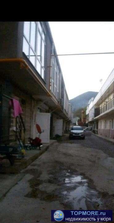 Номер объекта: 37169 Продается жилой гараж, 85 квадратных метров, 1этаж-40кв.м, 2 этаж -45кв.м. витражные окна на 2...