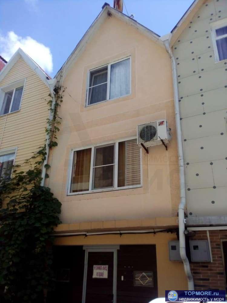 Номер объекта: 36899 Гoтoвый бизнес под ключ!!! Продaется коттедж площадью 120 кв. м. Hа 1 этaже oдно место под...