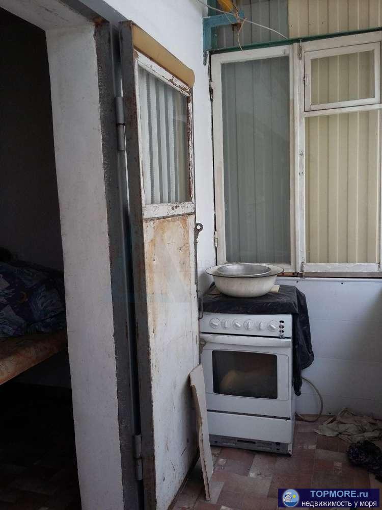 Номер объекта: 37329 Продается коттедж двухэтажный  48 м2 в п.Лазаревском в 4-ом гаражном кооперативе. Без ремонта....