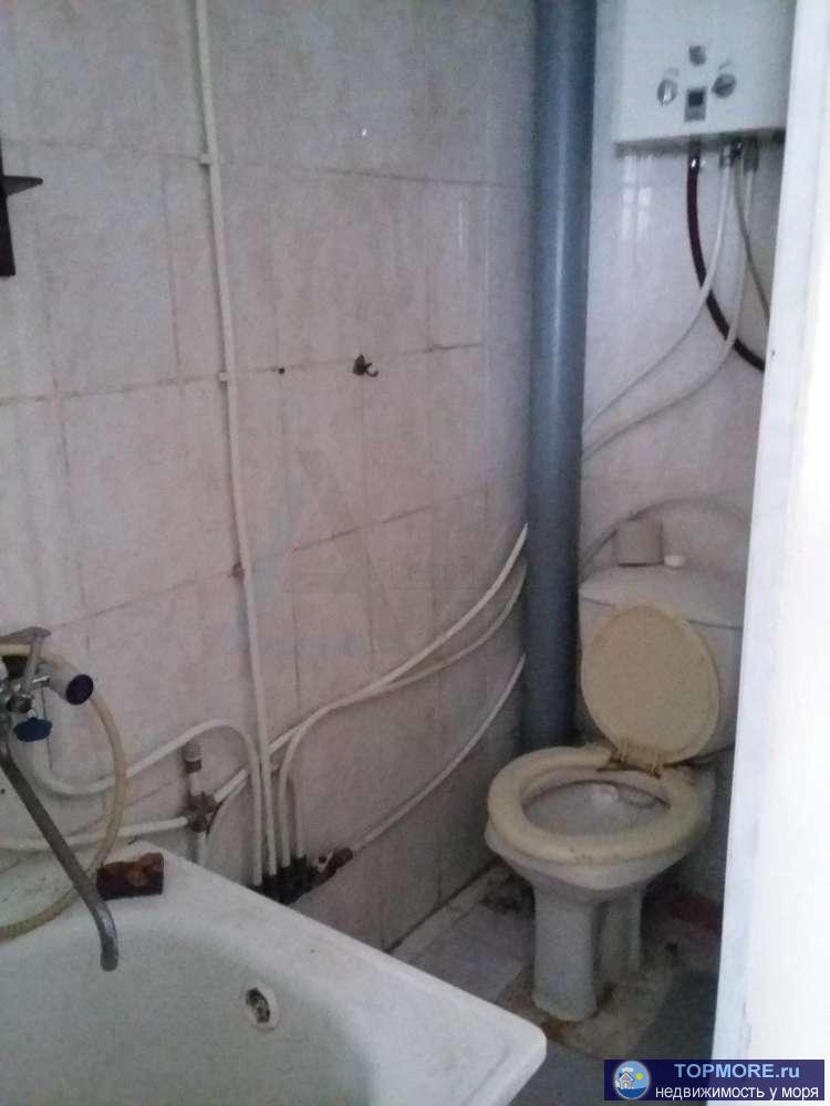 Номер объекта: 37329 Продается коттедж двухэтажный  48 м2 в п.Лазаревском в 4-ом гаражном кооперативе. Без ремонта.... - 1