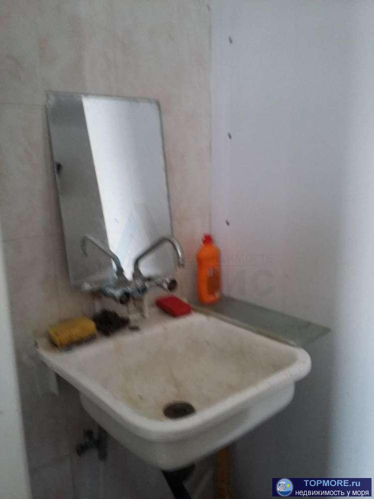 Номер объекта: 37329 Продается коттедж двухэтажный  48 м2 в п.Лазаревском в 4-ом гаражном кооперативе. Без ремонта.... - 2