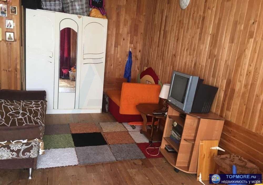 Номер объекта: 37350 Продается жилой гараж,  находится в посёлке Лазаревском Ул Изумрудная 4 гаражный кооператив....