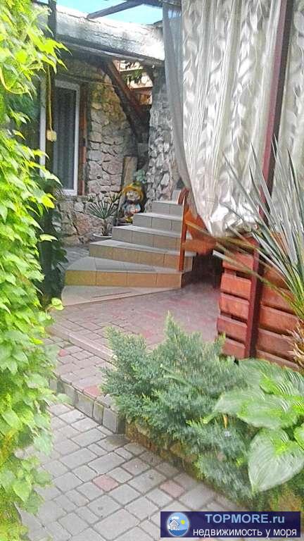 Приглашаем в  Феодосию отдохнуть у Нели!     В центре,  10-15 мин. неспешно от моря по историческим  местам.... - 1