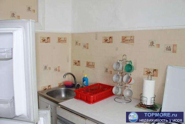 пгт Орджоникидзе, ул Бондаренко. Продажа, 2 ком .51 кв.м. Квартира находится на 2 этаже 2 этажного дома.Потолки 3,10,... - 2