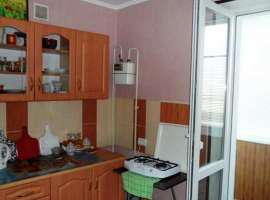 Пролдается 2 ком квартира в пгт Приморский, 5/5 эт здания. В...